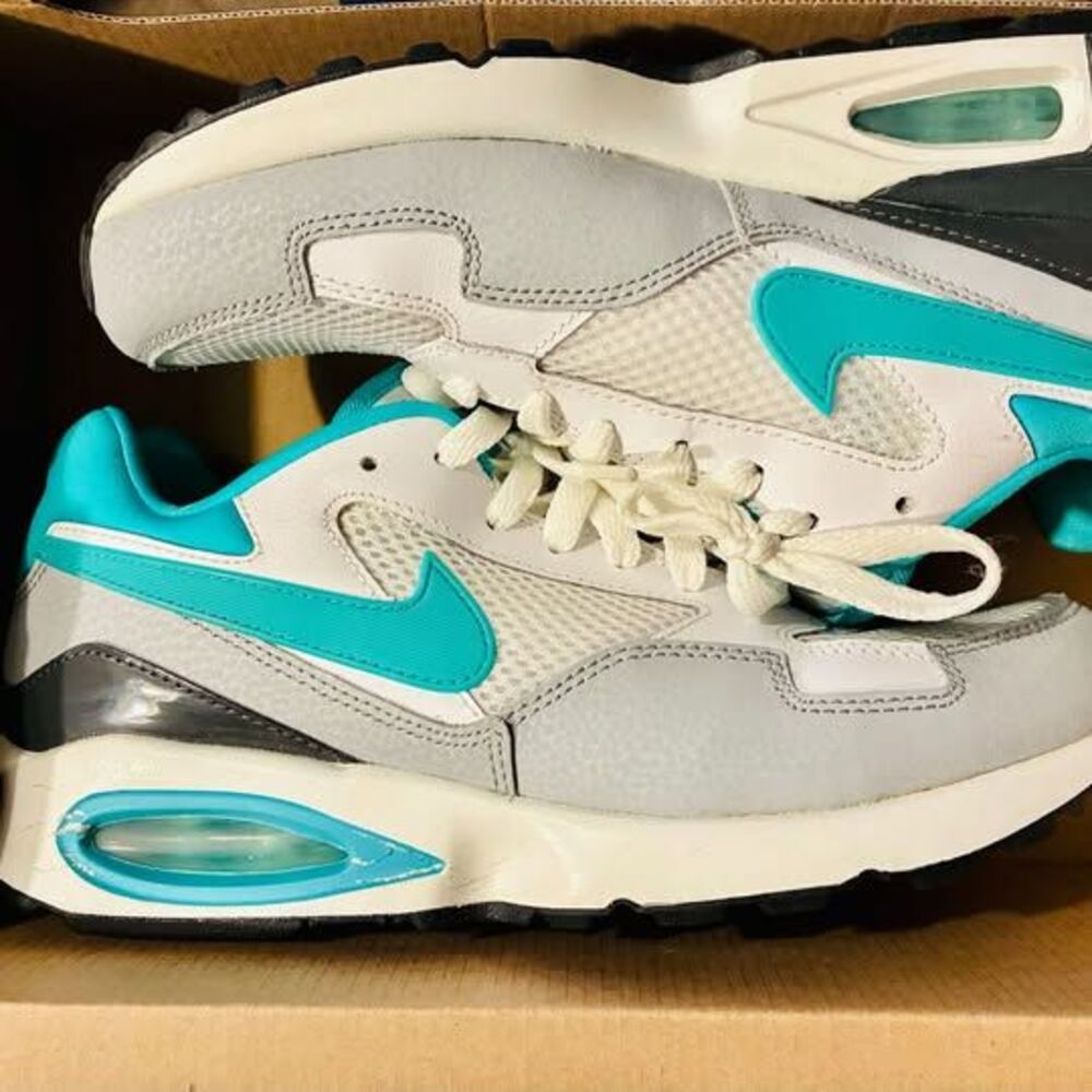 Nike Womens Air Max ST Running Athletic Shoes - Size 8.5